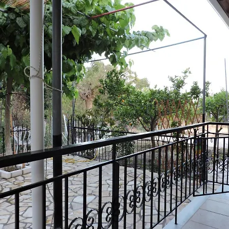 Calm House In Village, Lefkada Case de vacanță Sívros