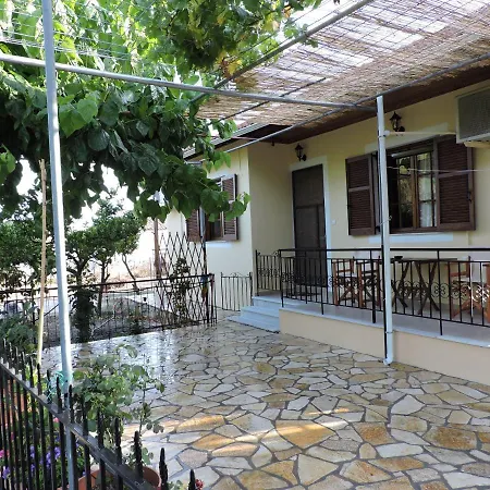 Case de vacanță Calm House In Village, Lefkada *