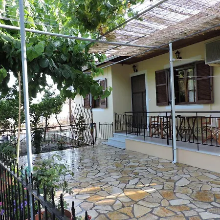 Nyaraló Calm House In Village, Lefkada *
