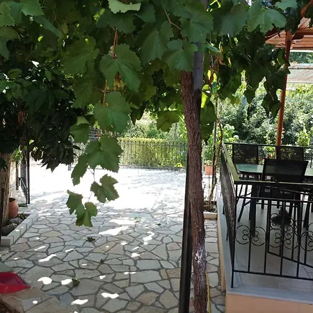 Case de vacanță Calm House In Village, Lefkada Sívros