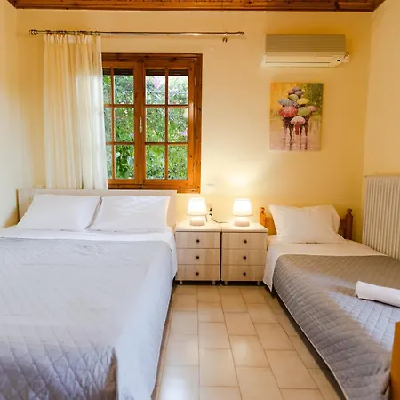 Ваканционна къща Calm House In Village, Lefkada Sívros