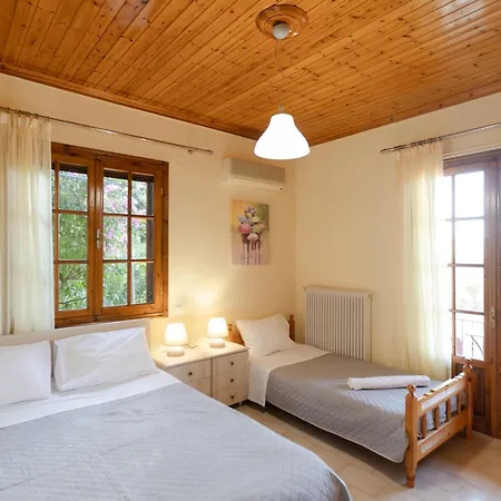 Calm House In Village, Lefkada Ваканционна къща