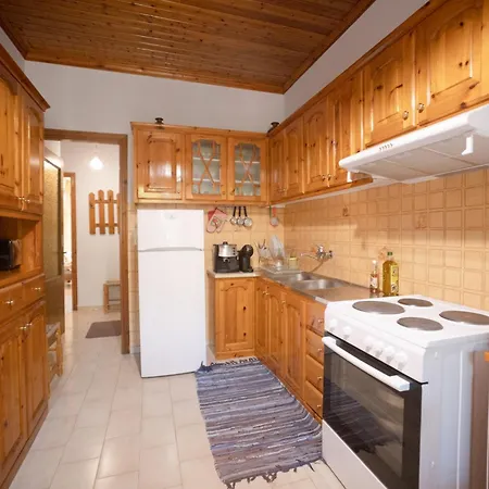 Calm House In Village, Lefkada Ferienhaus
